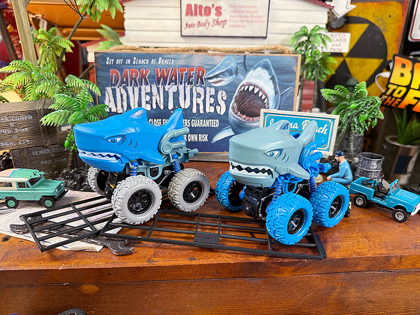 シャーク　モンスタートラック　プルバック　ミニカー　（2台セット） ■ アメリカン雑貨 アメリカ雑貨 |  | 06