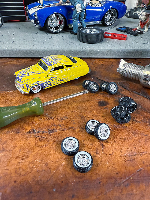 ムーンアイズ限定　M2　ミニカー　5000台リミテッドエディション　1949年　マーキュリー　カスタム　（イエロー×パープルフレイムス） |  | 04