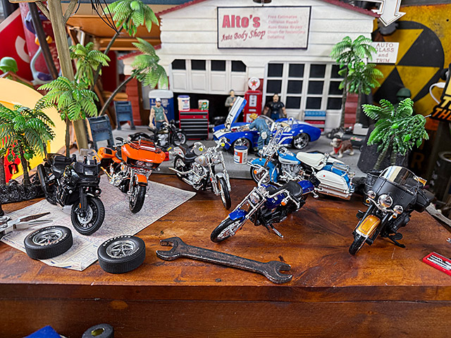 マイスト　ハーレーダビッドソン　ダイキャスト　バイク　ミニカー　6台セット　1/18スケール　（シリーズ44） |  | 02