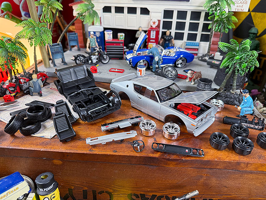 マイスト　自分で組み立てるミニカーキット　日産　スカイライン 2000 GT-R　ケンメリ　KPGC110　ダイキャスト　ミニカー　1/24スケール | 