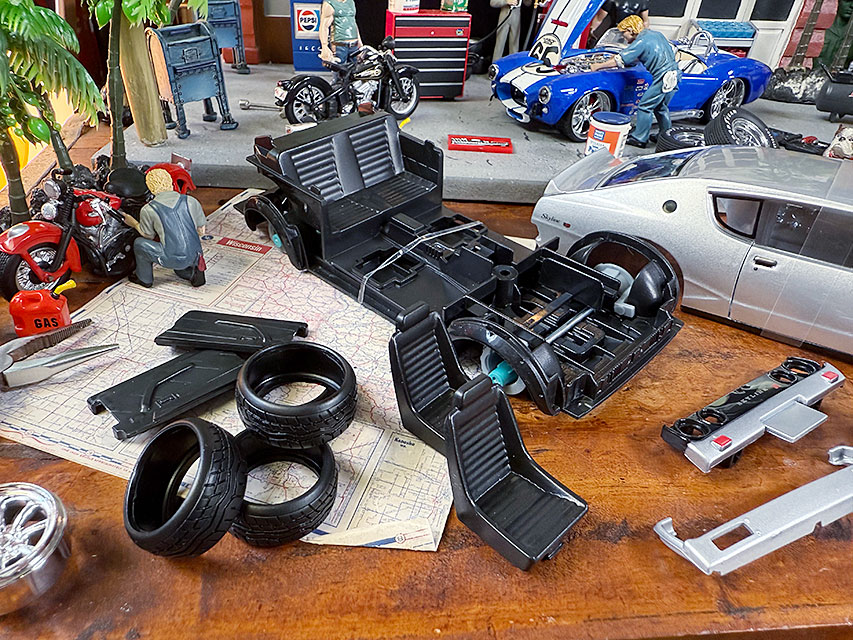 マイスト　自分で組み立てるミニカーキット　日産　スカイライン 2000 GT-R　ケンメリ　KPGC110　ダイキャスト　ミニカー　1/24スケール |  | 03