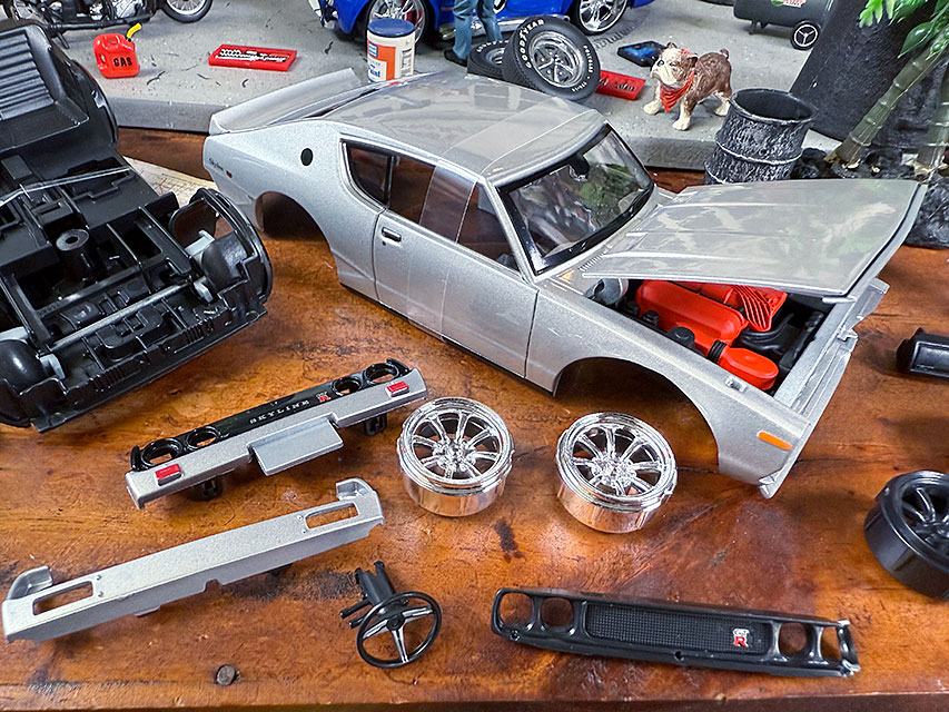 マイスト　自分で組み立てるミニカーキット　日産　スカイライン 2000 GT-R　ケンメリ　KPGC110　ダイキャスト　ミニカー　1/24スケール |  | 04