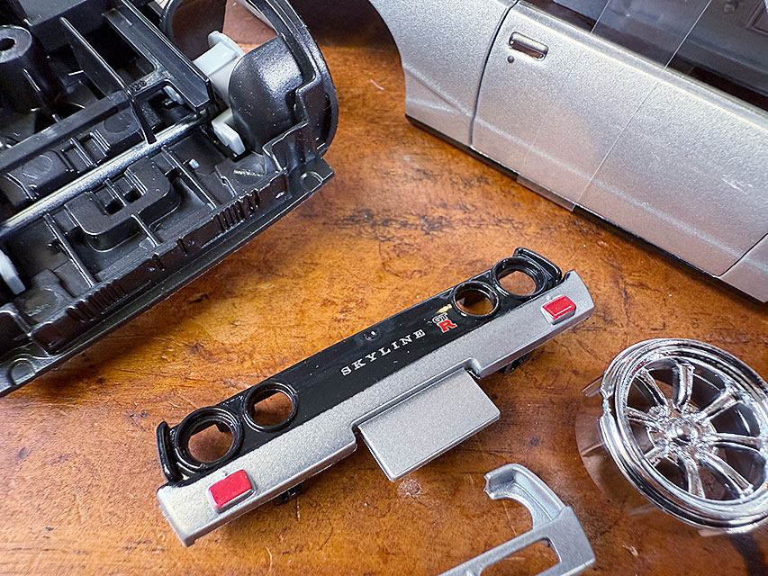 マイスト　自分で組み立てるミニカーキット　日産　スカイライン 2000 GT-R　ケンメリ　KPGC110　ダイキャスト　ミニカー　1/24スケール |  | 08