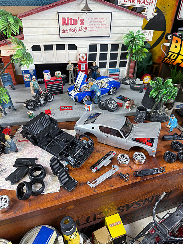 マイスト　自分で組み立てるミニカーキット　日産　スカイライン 2000 GT-R　ケンメリ　KPGC110　ダイキャスト　ミニカー　1/24スケール |  | 11