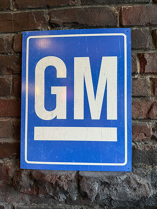 GM　ゼネラルモーターズ　ロゴ　ヴィンテージ　ブリキ看板 ■ アメリカン雑貨 アメリカ雑貨 | 