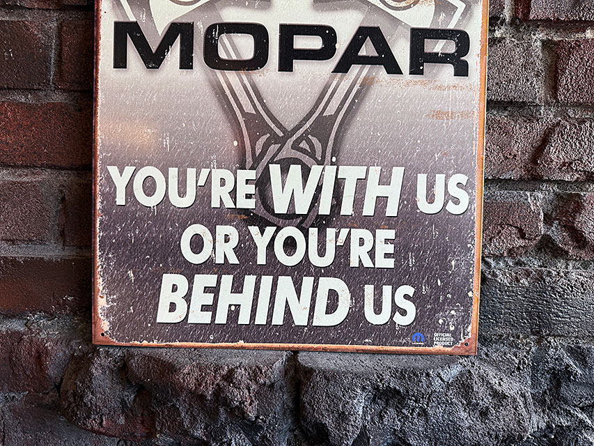MOPAR　モパー　ブリキ看板　（WITH US OR BEHIND US） ■ アメリカン雑貨 アメリカ雑貨 |  | 02