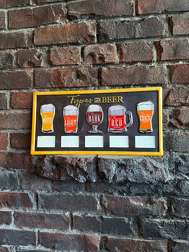 ビアーバー　メニューボード　「ビールの種類」　ブリキ看板 ■ アメリカン雑貨 アメリカ雑貨 |  | 04