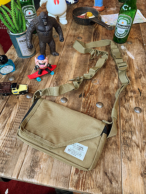 ポストジェネラル　4WAY　スリング　ウォレットポーチ　（コヨーテベージュ） ■ アメリカ雑貨 アメリカン雑貨 | 