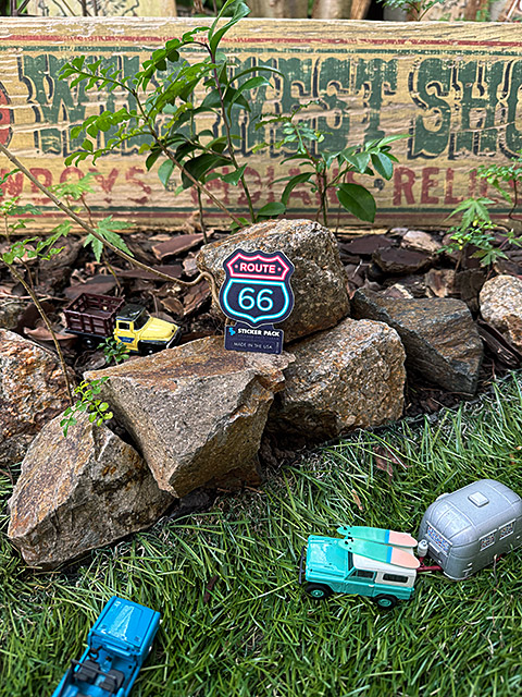 ステッカーパック　アウトドア　ステッカー　ルート66シリーズ　Sサイズ　（ルート66　ネオンスモール）　耐水＆耐光素材　MADE IN U.S.A. |  | 01