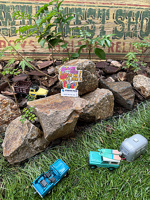 ステッカーパック　アウトドア　ステッカー　トラベルシリーズ　Sサイズ　（ラスベガス　イフユーウィン）　MADE IN U.S.A.　耐水＆耐光 |  | 01
