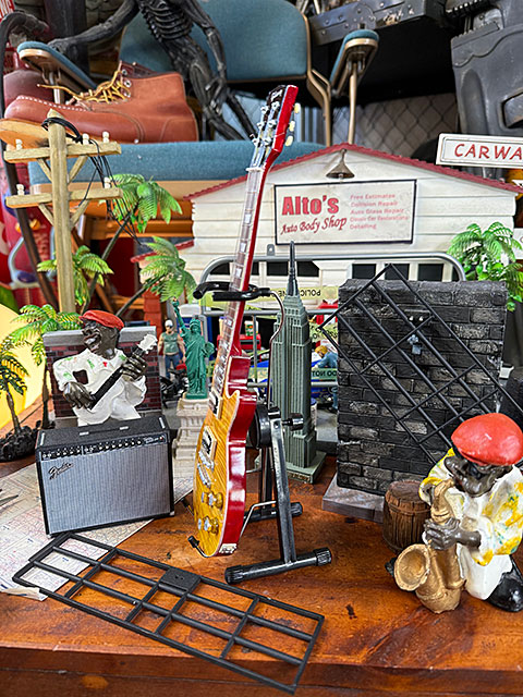 ギブソン　スラッシュ　ヴィクトリア　レスポール　スタンダード　アパタイト　オフィシャル　ミニギター　レプリカ　1/4スケール |  | 03