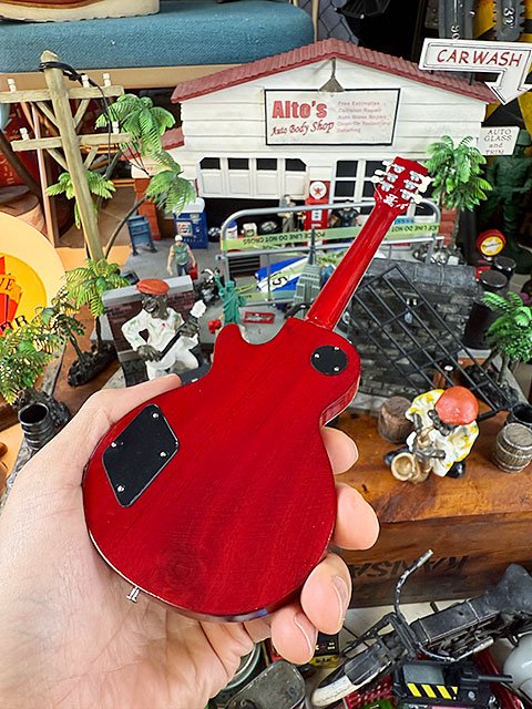 ギブソン　スラッシュ　ヴィクトリア　レスポール　スタンダード　アパタイト　オフィシャル　ミニギター　レプリカ　1/4スケール |  | 07