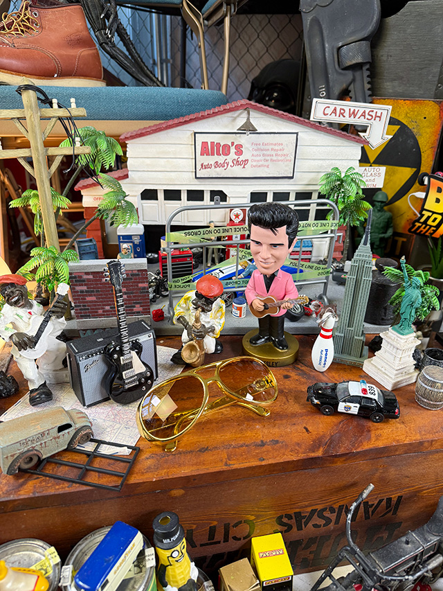 ロックンロールキング　サングラス　（ゴールド）　エルヴィス・プレスリー　変身　変装　コスプレ ■ アメリカン雑貨 アメリカ雑貨 |  | 04