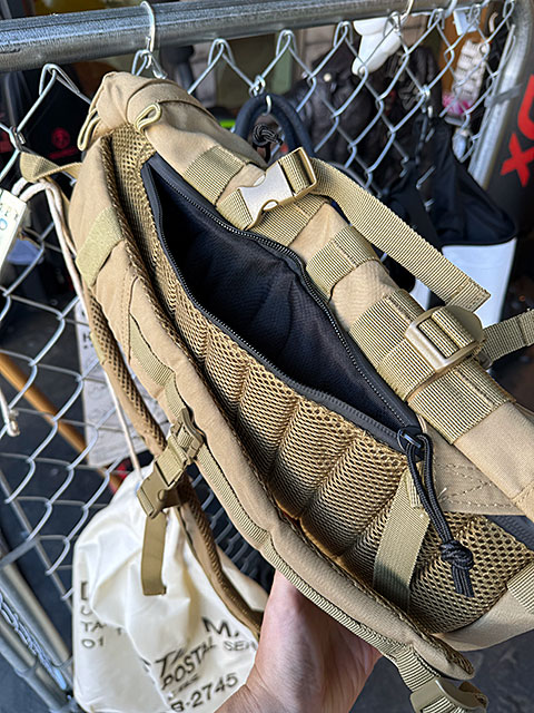 ミリタリー　GB393　モデル　ラックサック　コンパクト　リュック　9L　（コヨーテ） ■ アメリカン雑貨 アメリカ雑貨 |  | 05