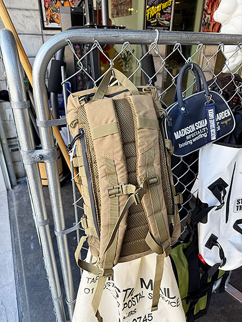 ミリタリー　GB393　モデル　ラックサック　コンパクト　リュック　9L　（コヨーテ） ■ アメリカン雑貨 アメリカ雑貨 |  | 06