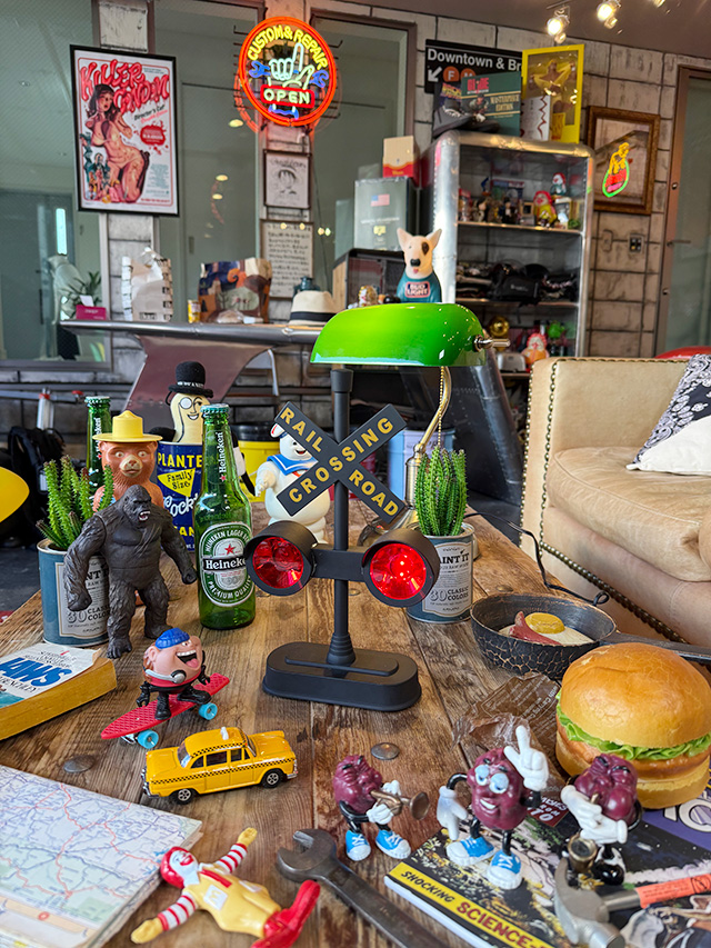 アメリカの踏切ライト　オブジェ　※電池カバーのフタに難あり ■ アメリカン雑貨 アメリカ雑貨  爆買 |  | 02