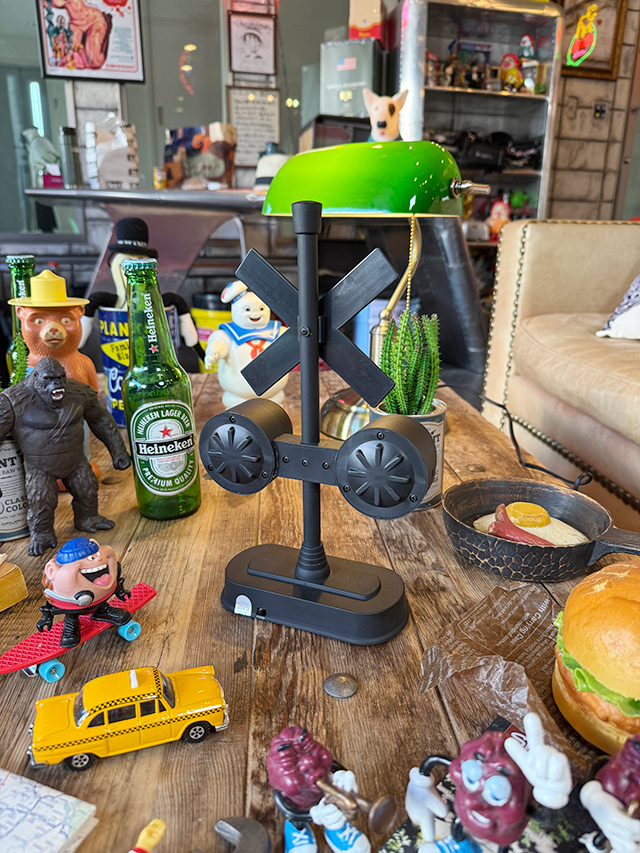 アメリカの踏切ライト　オブジェ　※電池カバーのフタに難あり ■ アメリカン雑貨 アメリカ雑貨  爆買 |  | 04