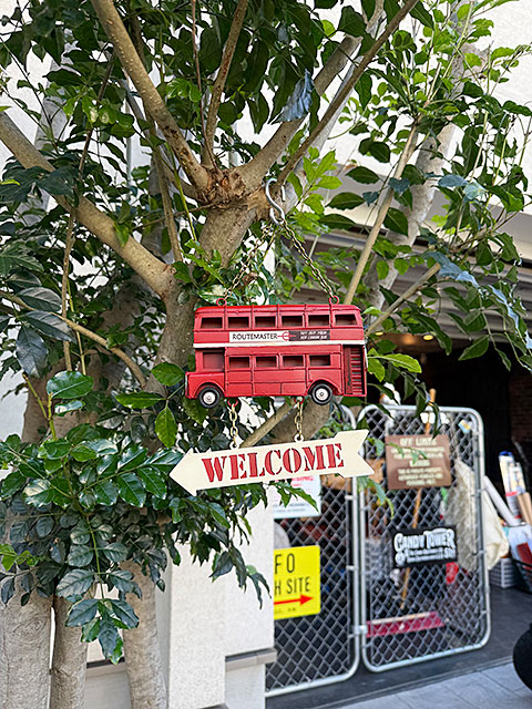 ロンドンバス　ウェルカム　ハンギングサイン ■ アメリカン雑貨 アメリカ雑貨 |  | 02