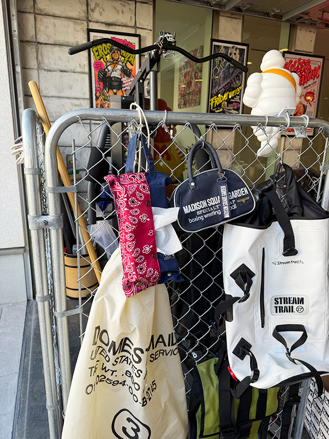 デッドストック品★　バンダナ柄×キャンバス　ティッシュカバー ■ アメリカン雑貨 アメリカ雑貨 |  | 03