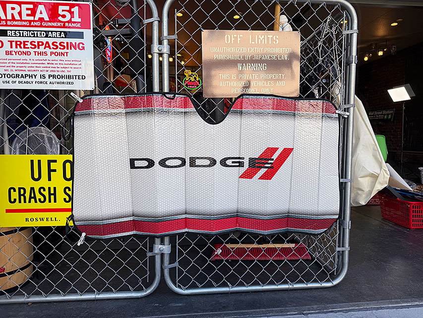 ダッジ　カーサンシェード　車のフロントガラス用日よけ ■ アメリカン雑貨 アメリカ雑貨 | 