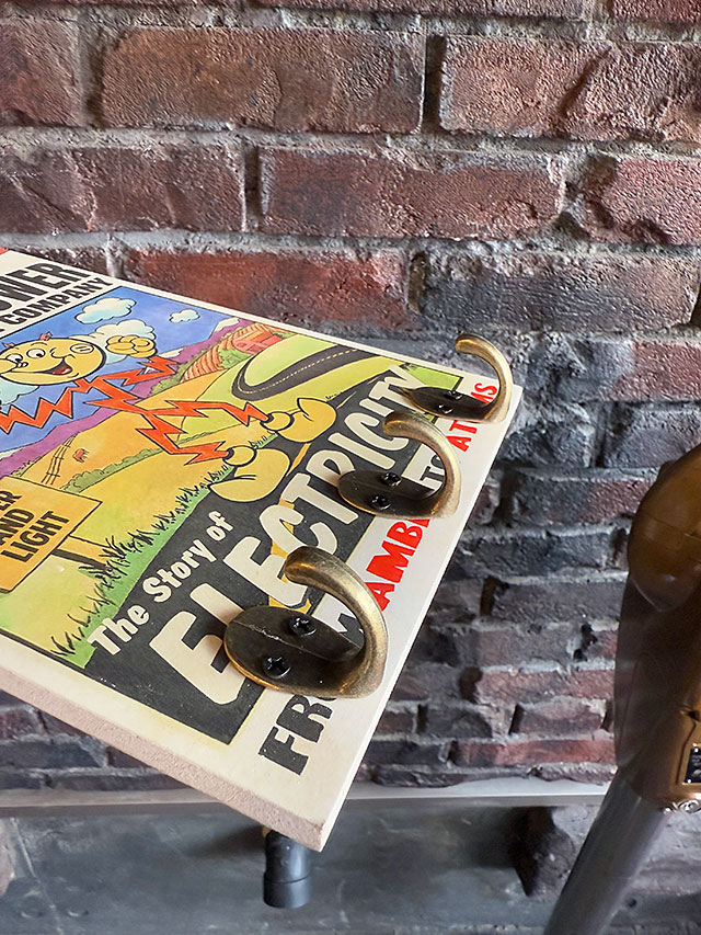 レトロコミック　ウッド製　フックボード　（レディキロワット） ■ アメリカン雑貨 アメリカ雑貨 爆買 |  | 03