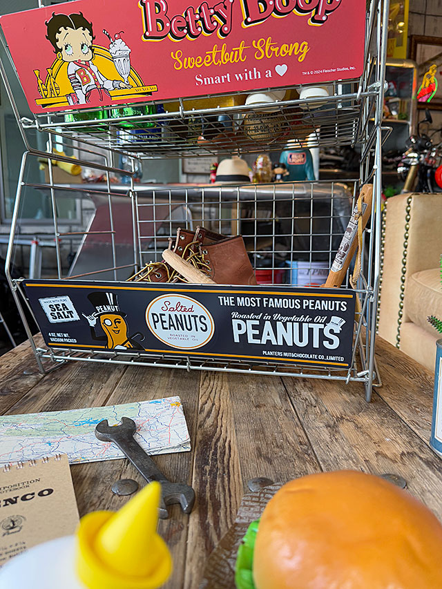 オールドアドバタイジング　ワイヤーラック　（ピーナッツ）　単品　折りたたみ式　スタッキング可能 ■ アメリカン雑貨 アメリカ雑貨 |  | 07