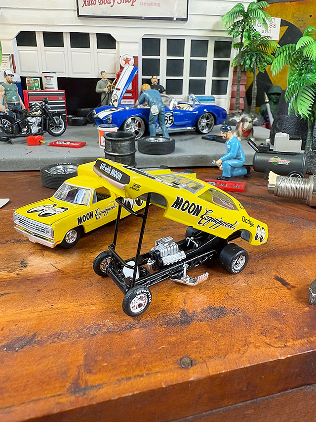 ムーンアイズ限定 M2 ミニカー 1974年 ダッジ トラック ＆ 1971年