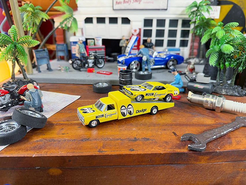 ムーンアイズ限定 M2 ミニカー 1974年 ダッジ トラック ＆ 1971年
