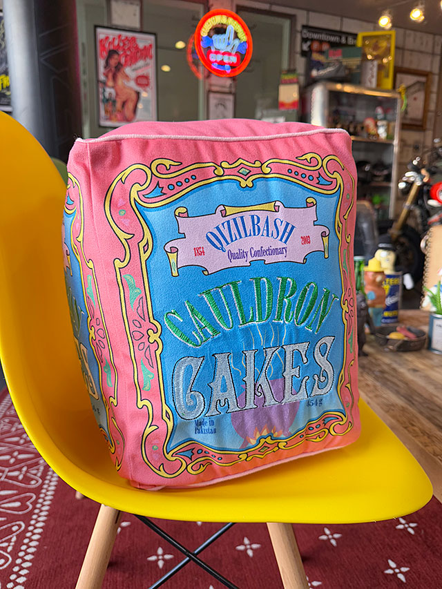 ハリーポッター 大釜ケーキ ダイカット クッション □ アメリカン雑貨 