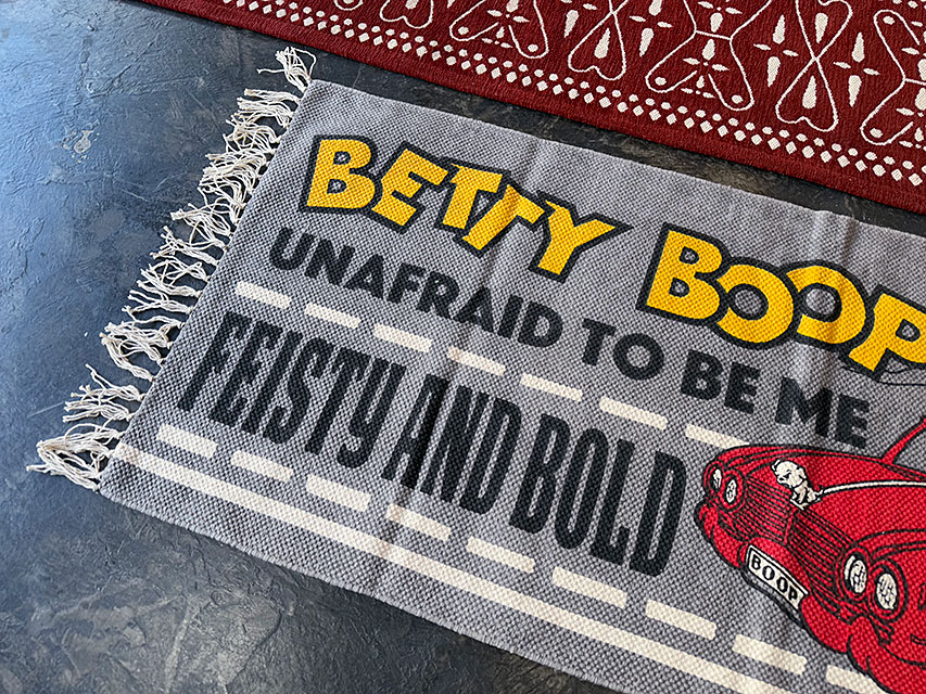 ベティ・ブープ　コットンマット　120cm　ロングサイズ　（FEISTY AND BOLD） ■ アメリカン雑貨 アメリカ雑貨 |  | 02