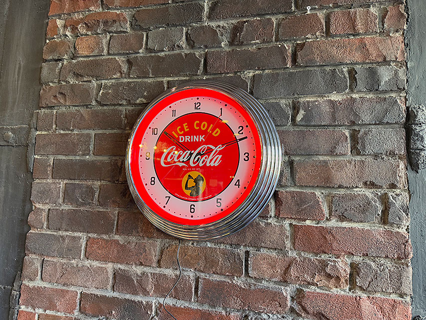 アメリカン雑貨　コカ・コーラ　ネオンクロック Coca Cola コカ・コーラ オフィシャル ネオンクロック LED