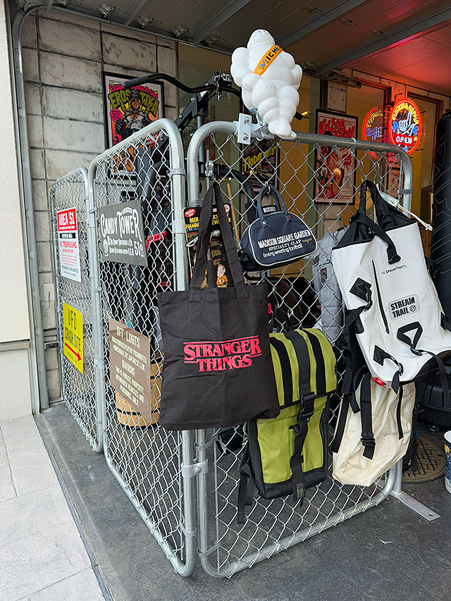 Netflixドラマ　ストレンジャーシングス　タイトルロゴ　オフィシャル　トートバッグ ■ アメリカン雑貨 アメリカ雑貨 |  | 02