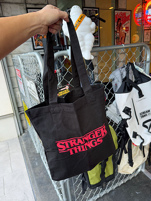 Netflixドラマ　ストレンジャーシングス　タイトルロゴ　オフィシャル　トートバッグ ■ アメリカン雑貨 アメリカ雑貨 |  | 04