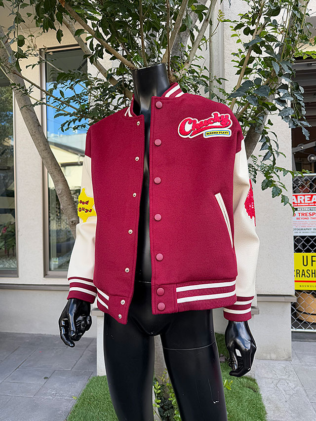 映画 チャイルドプレイ チャッキー スタジャン Lサイズのみの展開 ユニ