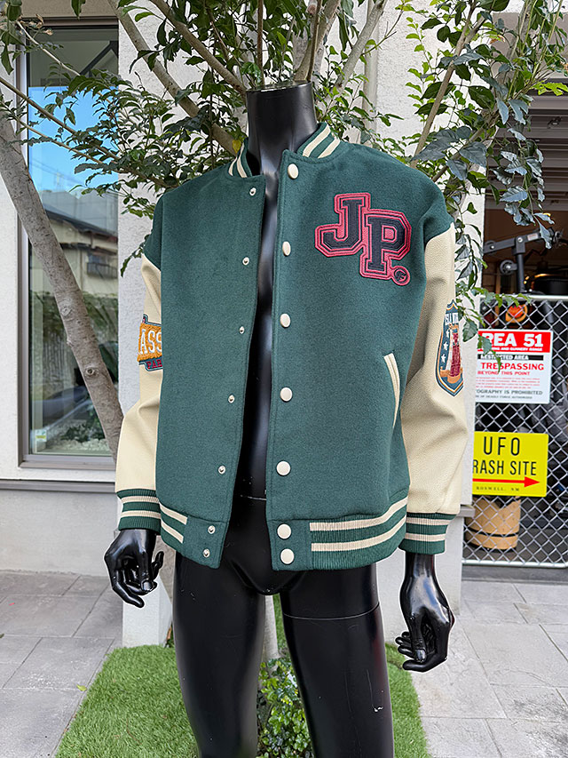 ジュラシックパーク　スタジャン　XL USA製【美品】 映画 ジュラシックパーク スタジャン Lサイズのみの展開 ユニ