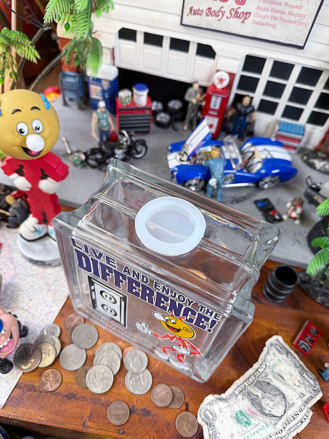 キャラクターアド　ガラスブロックバンク　（レディキロワット）　貯金箱 ■ アメリカン雑貨 アメリカ雑貨 |  | 01