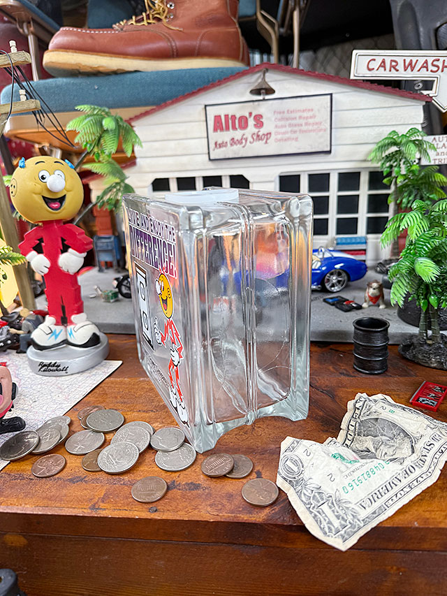 キャラクターアド　ガラスブロックバンク　（レディキロワット）　貯金箱 ■ アメリカン雑貨 アメリカ雑貨 |  | 03