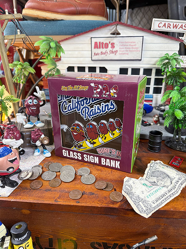 キャラクターアド　ガラスブロックバンク　（カリフォルニアレーズン）　貯金箱 ■ アメリカン雑貨 アメリカ雑貨 |  | 06