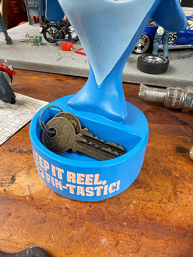 チャーリー・ザ・ツナ　メッセージ　レジントレイ　ポリレジン　スタチュー ■ アメリカン雑貨 アメリカ雑貨 |  | 03