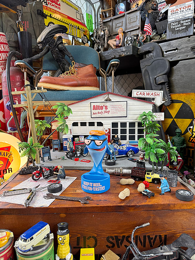 チャーリー・ザ・ツナ　メッセージ　レジントレイ　ポリレジン　スタチュー ■ アメリカン雑貨 アメリカ雑貨 |  | 06