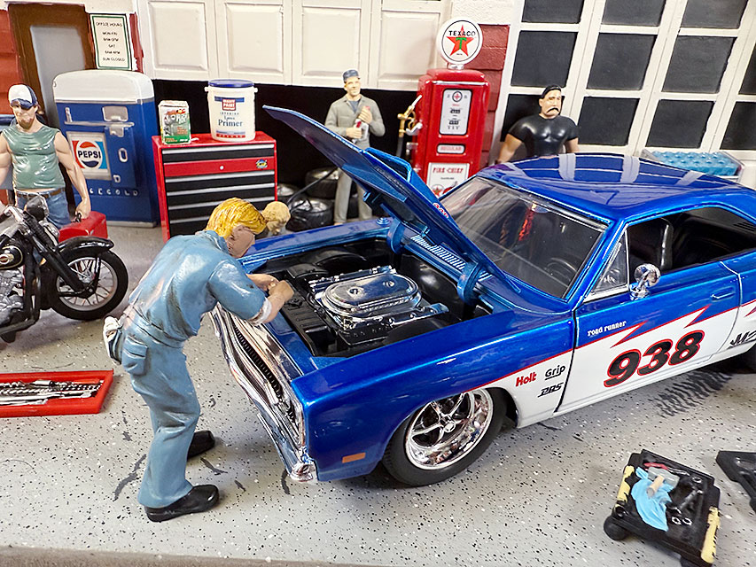 プリムスロードランナー1/18scale 青 楽天市場】ミニカー 1/18 AUTOWORLD☆1970 プリムス・スーパー
