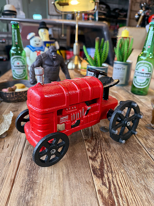 赤いレトロなトラクター キャストアイアン オブジェ □ アメリカン雑貨