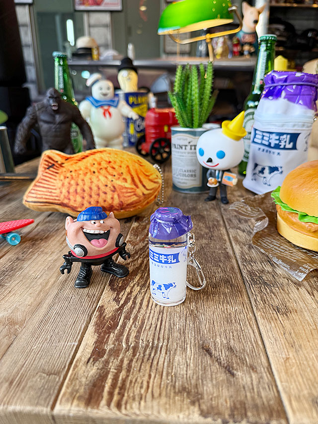 昭和レトロ 学校給食の牛乳瓶 キーホルダー □ アメリカン雑貨