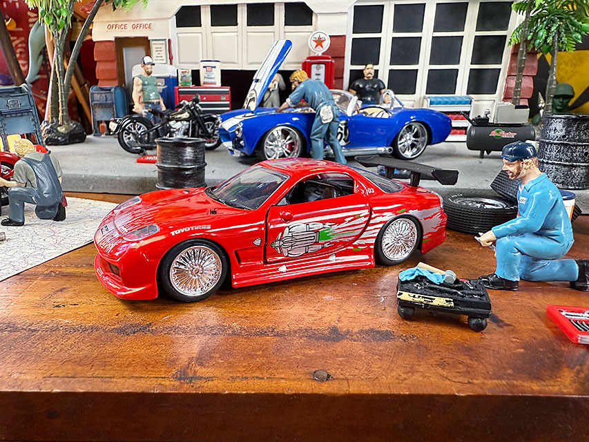 Jada　映画　ワイルドスピード　ダイキャストミニカー　1/32スケール　（ドム　マツダ　RX-7） ■ アメリカン雑貨 アメリカ雑貨 |  | 03