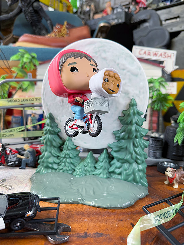 ファンコポップ E.T.フィギュア e.t.とエリオット 自転車 ムーン 蓄光