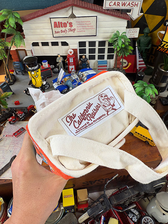 カリフォルニアレーズン　ティッシュカバー ■ アメリカン雑貨 アメリカ雑貨 |  | 05