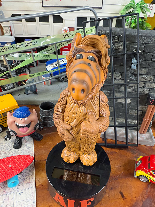 NECA　アルフ　ボディノッカー　太陽光でユラユラゆれる ■ アメリカ雑貨 アメリカン雑貨 |  | 05