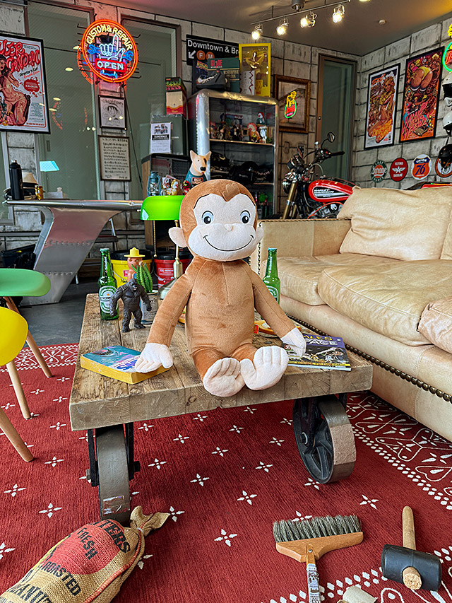 おさるのジョージ　BIGな50cm　ぬいぐるみ ■ アメリカン雑貨 アメリカ雑貨 |  | 05