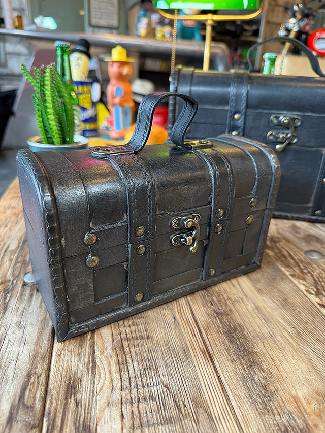 海賊宝箱　アンティークトランクケース　2個セット　（レトロブラック） ■ アメリカン雑貨 アメリカ雑貨 |  | 02
