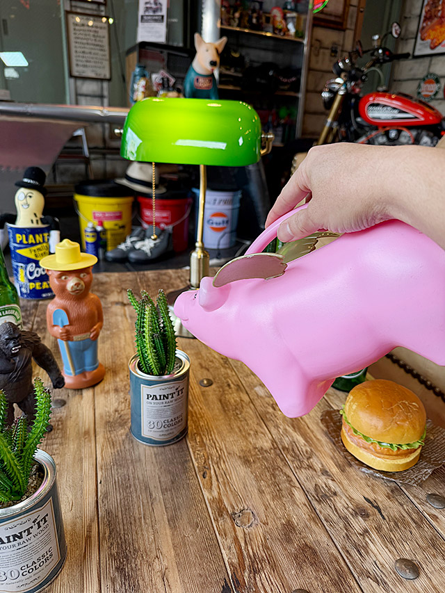 幸運を呼ぶ空飛ぶブタさん フライングピッグ ウォータリングカン